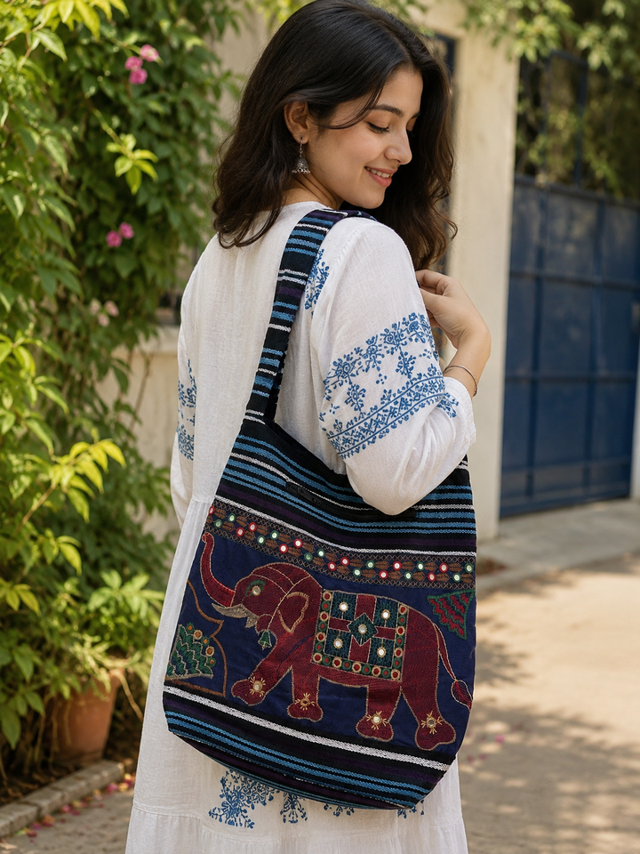 SLING BAG