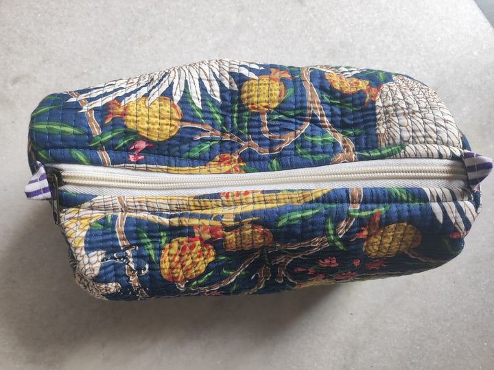 Gesteppte Kalamkari-Reisetasche – Handgefertigter Alltagsorganizer & Schminktasche